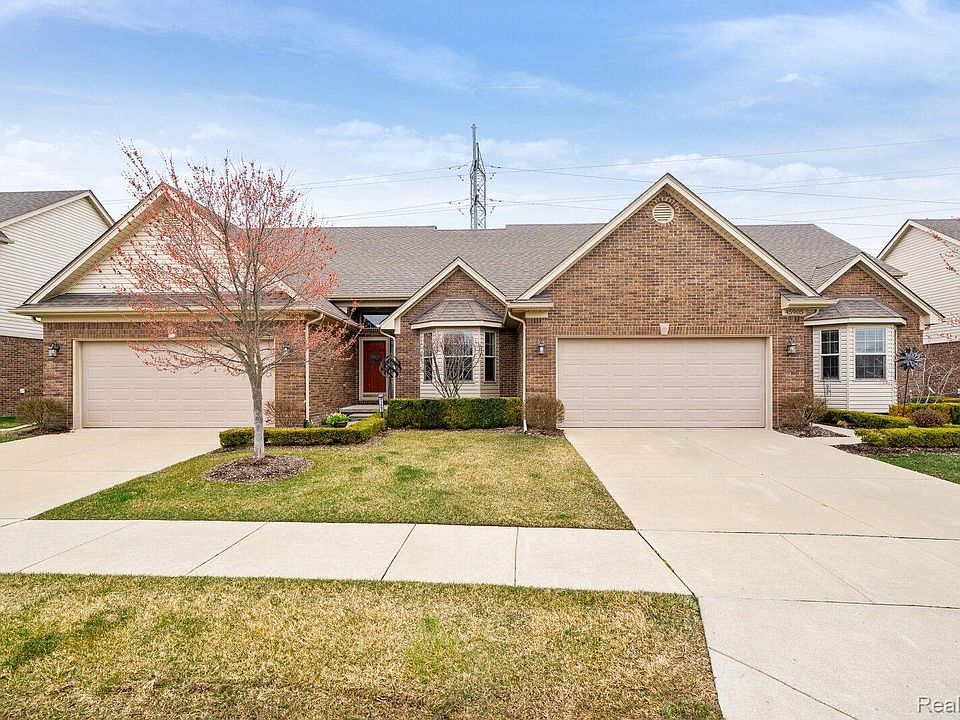 1st image of 45905 Beaufort Dr