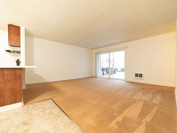 3rd image of 365 Euclid Ave #103