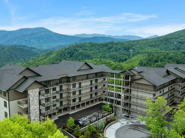 855 Campbell Lead Rd #305, Gatlinburg, TN 37738