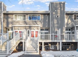 255 North Rd UNIT 100, Chelmsford, MA 01824