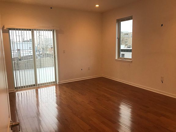 4th image of 1128 S 19th St Floor 3
