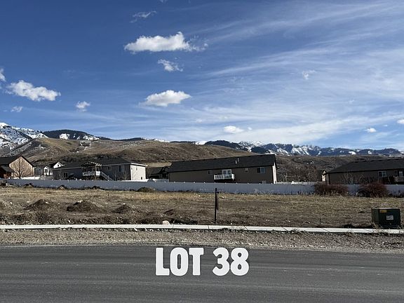 2nd image of 652 N Cherry Ridge Ln