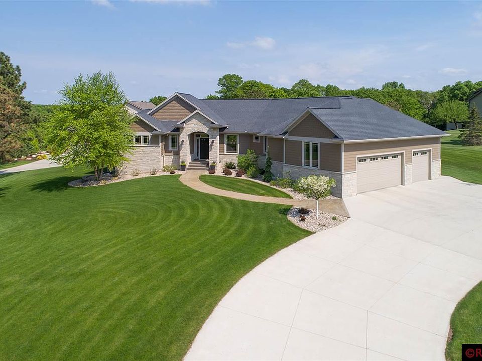 1st image of 21 Trail Dr