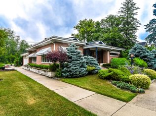 6726 W Harts Rd, Niles, IL 60714