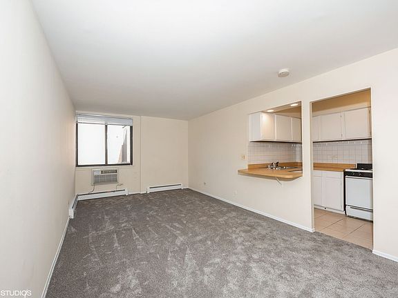 2nd image of 525 W Deming Pl APT 423
