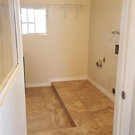 5th image of 10605 Fieldrock Ct