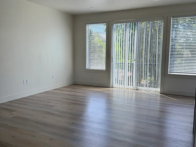 3311 NE 42nd Pl #1 — Photo 24