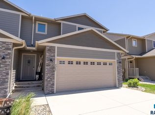 4207 N Knob Hill Ct, Sioux Falls, SD 57107