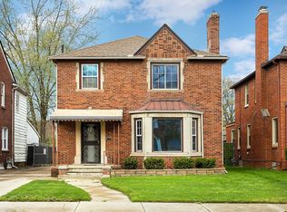 19367 Santa Rosa Dr, Detroit, MI 48221