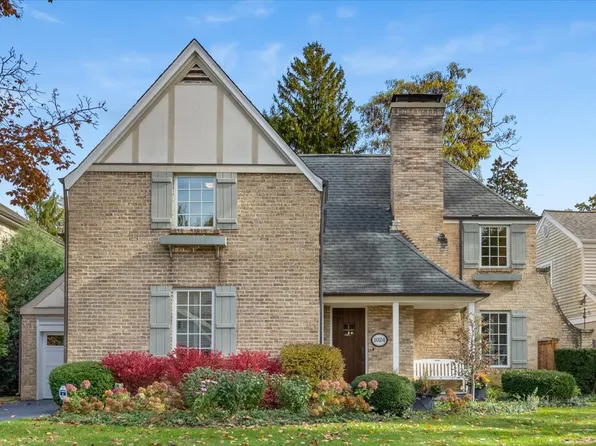 1024 Pontiac Rd, Wilmette, IL 60091
