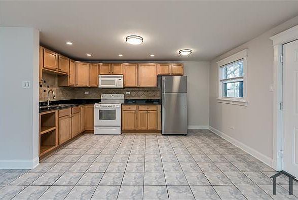 1st image of 4043 S Harlem Ave APT 6