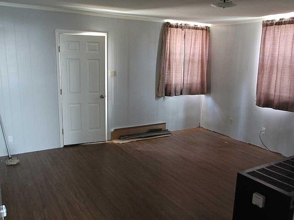 2nd image of 525 N 2nd St E APT 4