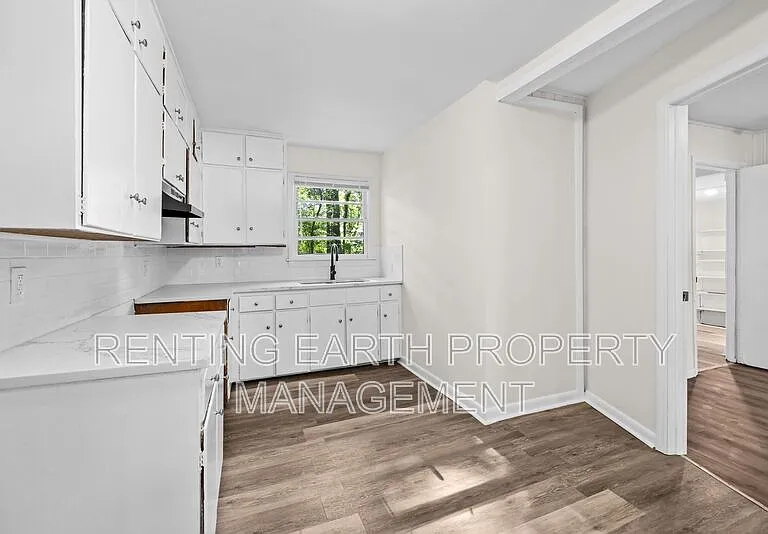 1128 Cardwell Ln — Photo 11