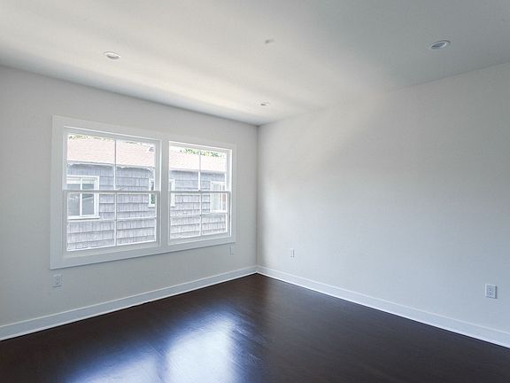 5th image of 346 N Maple Dr APT 3