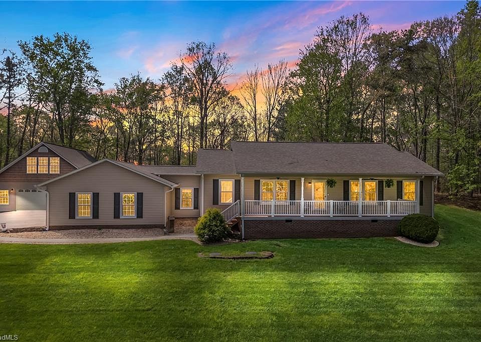 1st image of 494 Dogwood Ln