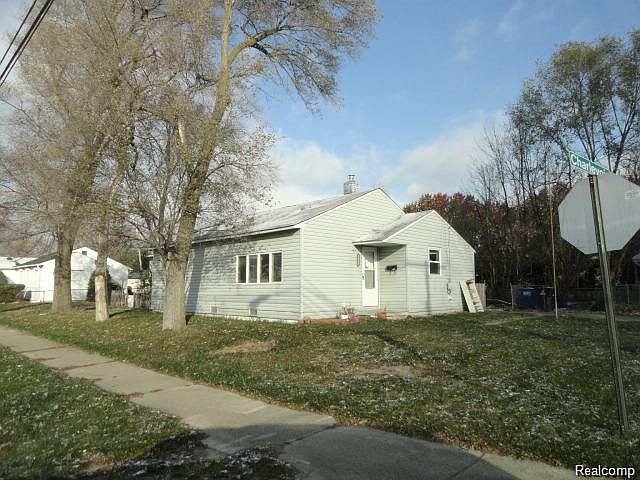 1st image of 31958 Charlevoix Ct