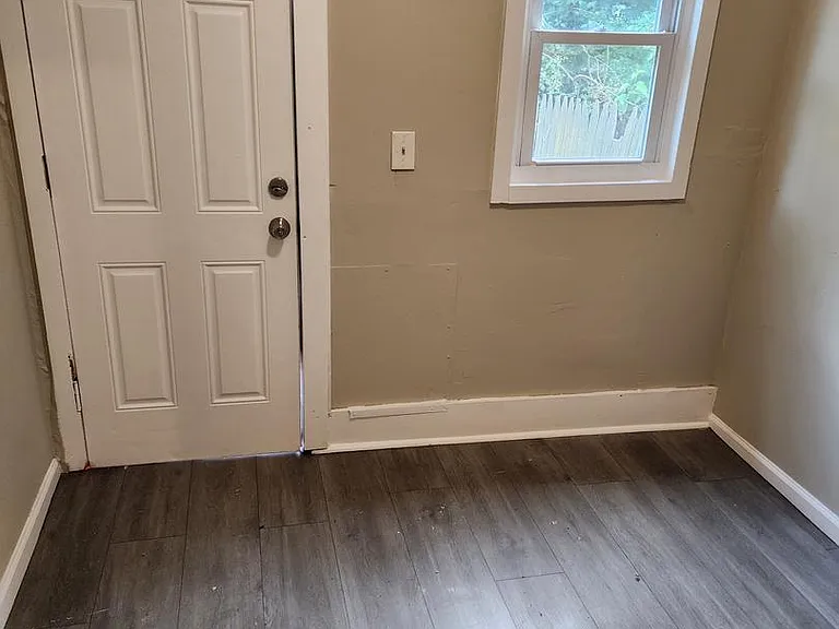 123 Ward Ave — Photo 11
