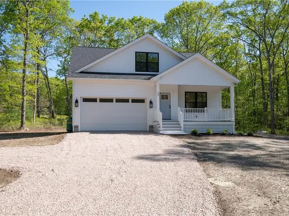 145 Wolf Rock Rd, Exeter, RI 02822