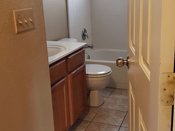 2nd Full Bathroom off the 2nd Bedroom.