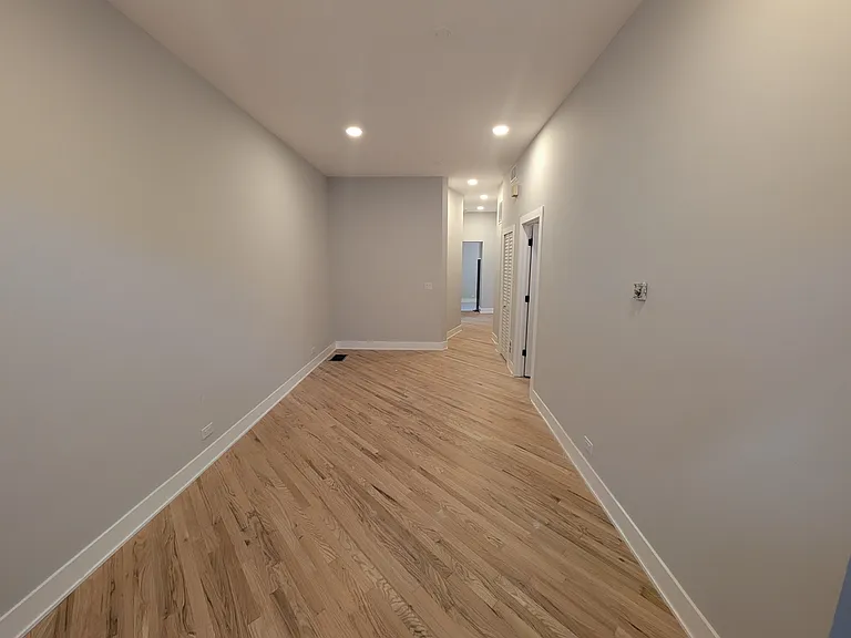 916 N Noble St #2F — Photo 3
