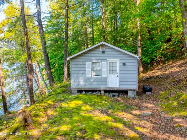 200 Privatewood Court, Kingston, NY 12401