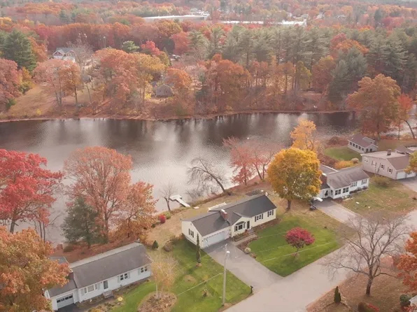 135 Oak Ridge Dr, Ayer, MA 01432