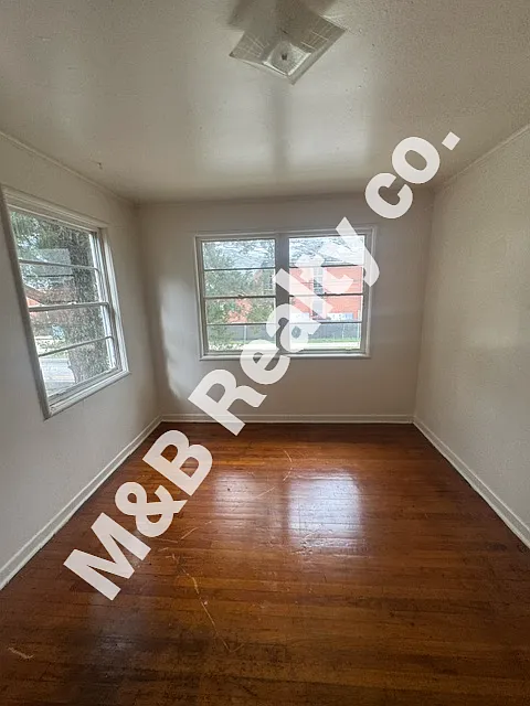 2 bed, 900 sqft, $950 — Photo 3