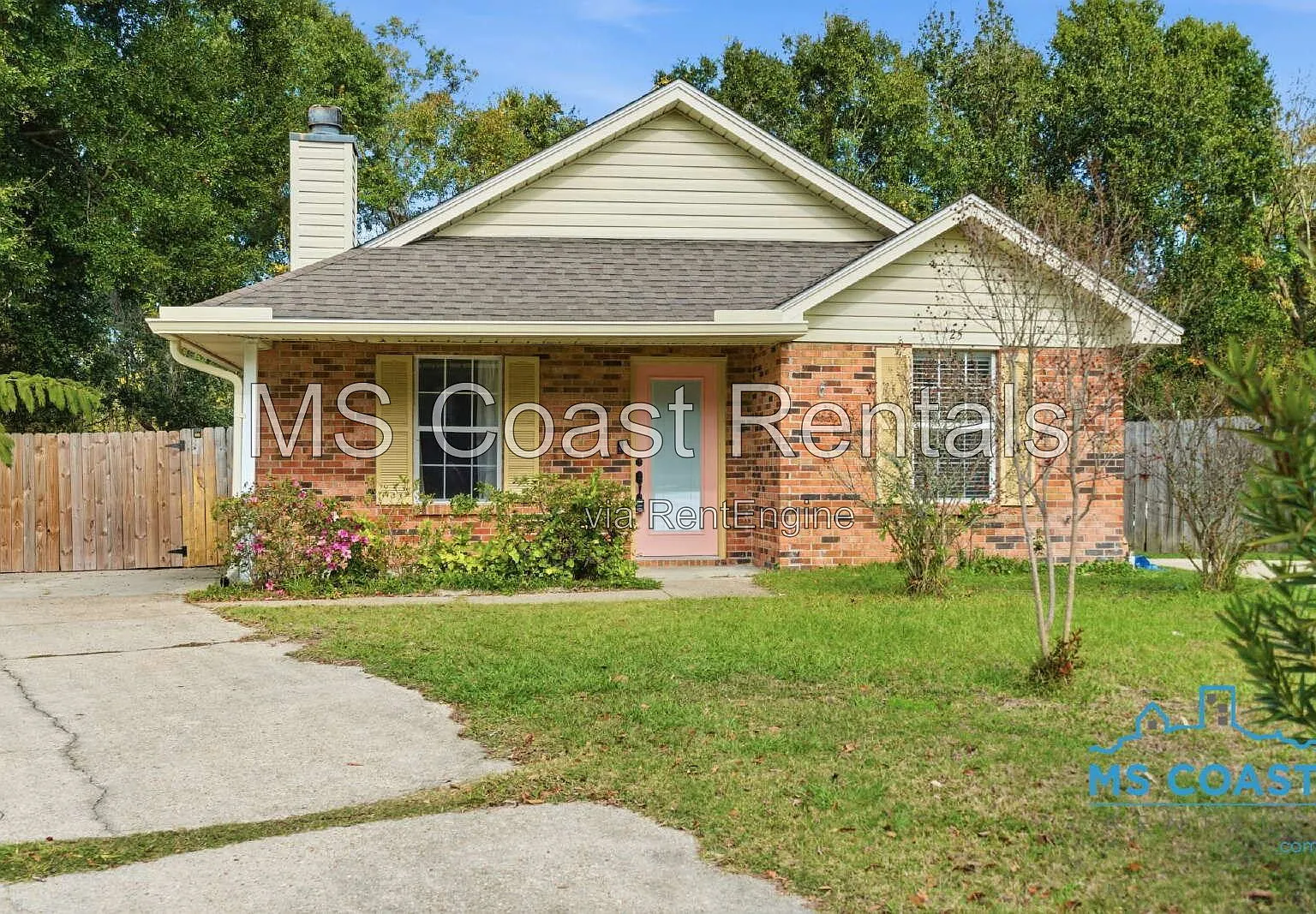 3 bed, 2.0 bath, 1250 sqft, $1,849 — Photo 1