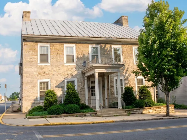 51 E Main St #3, Newville, PA 17241