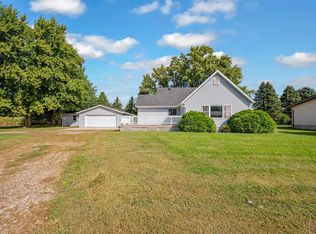 210 Van Amber St W, Welcome, MN 56181