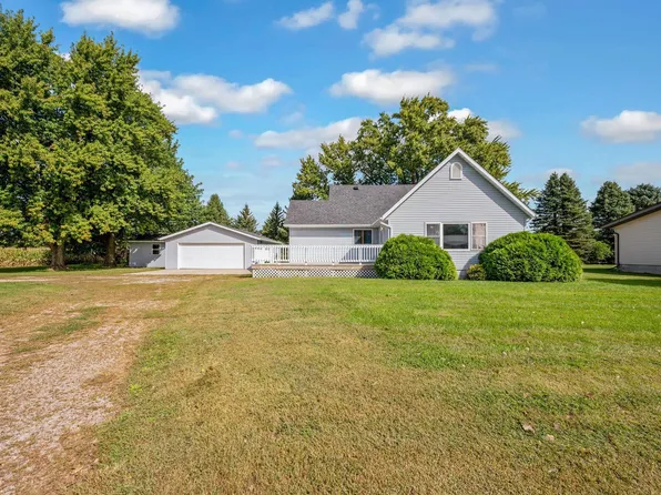 210 Van Amber St W, Welcome, MN 56181