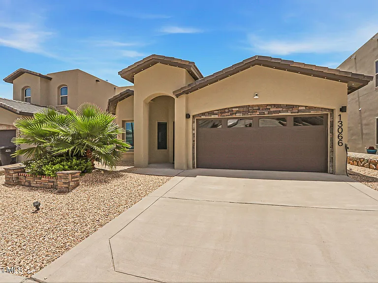 13066 Grantham Ln — Photo 1