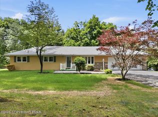 2103 Westbury Dr, Stroudsburg, PA 18360