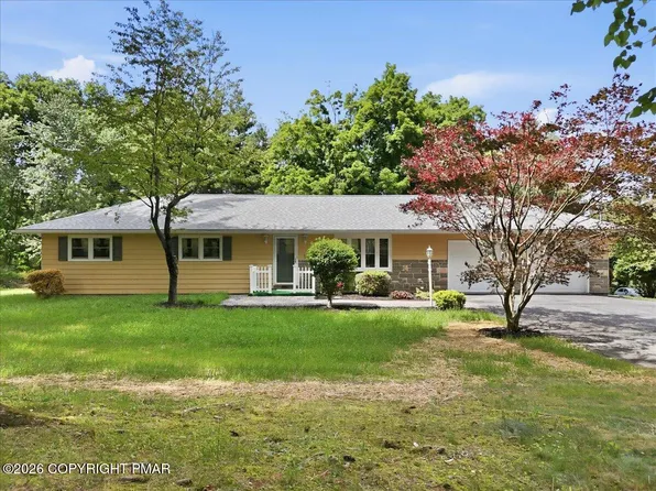 2103 Westbury Dr, Stroudsburg, PA 18360