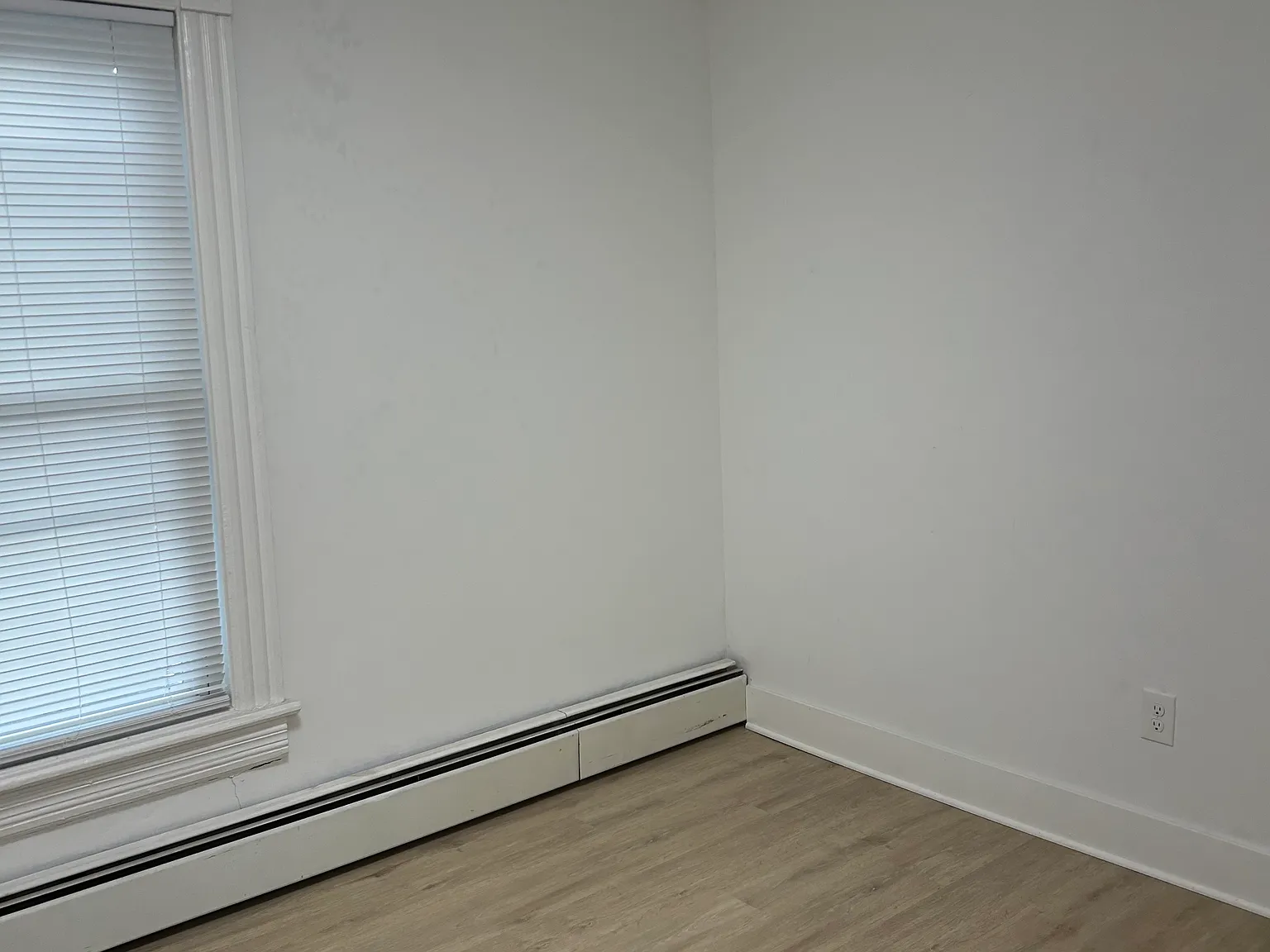 5 bed, 1288 sqft, $4,300 — Photo 3