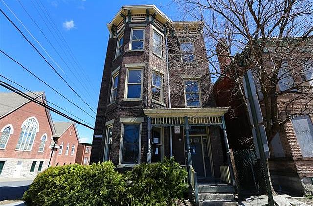 1st image of 15 William St