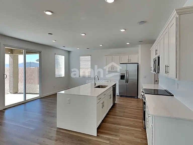 6035 W Calle Palmitas — Photo 3