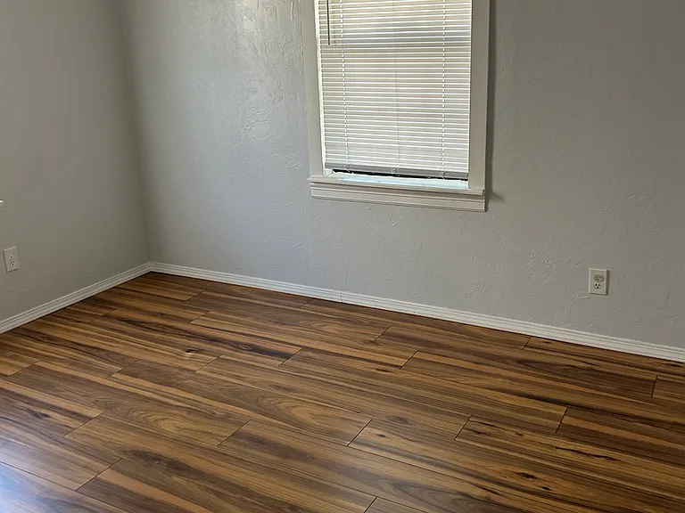 131 E Himes St — Photo 8