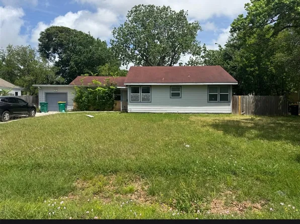 1633 Hawthorne St, La Marque, TX 77568