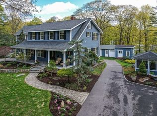 11 Holt St, Hopkinton, MA 01748