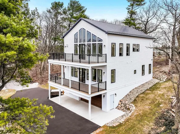 198 Fox Run Dr, Elk Rapids, MI 49629