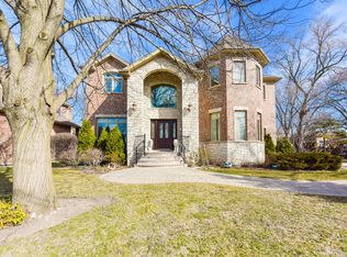 2412 Manor Ln, Park Ridge, IL 60068