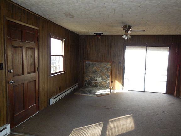2nd image of 73 Hyacinth Ln