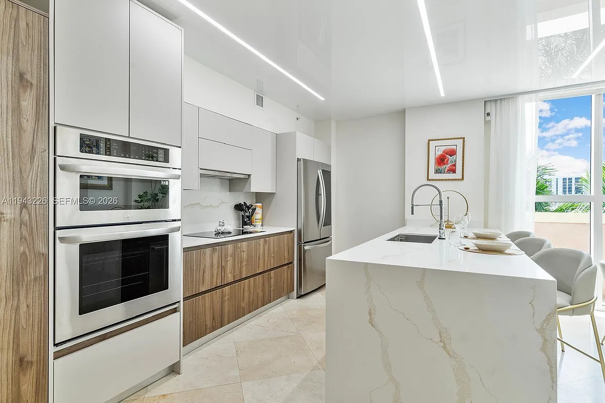 Building Photo - 17555 Atlantic Blvd #508