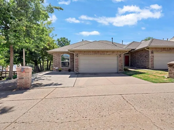 330 Woodcreek Rd, Edmond, OK 73034
