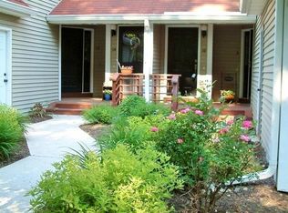 12 Schofield Ct, Oak Ridge, NJ 07438