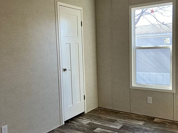 5th image of 3323 Iowa St #311