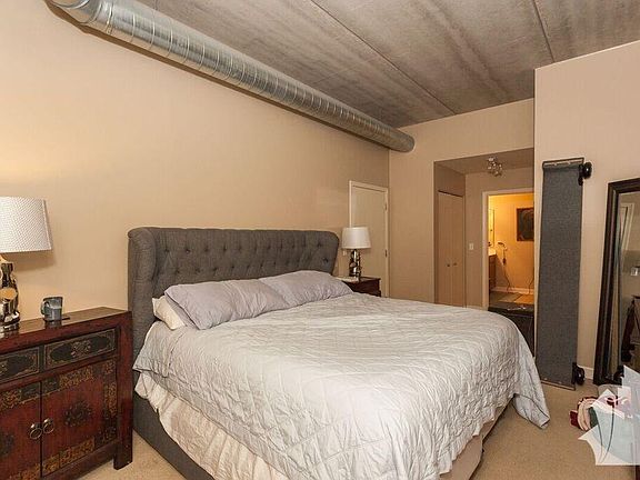 5th image of 845 N Kingsbury St Unit 514L