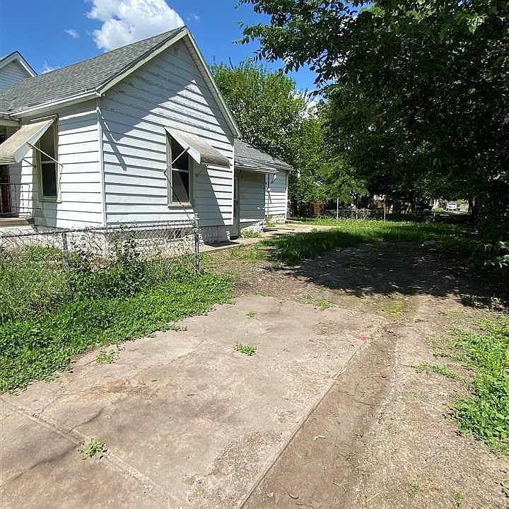 2nd image of 1010 N 7th St