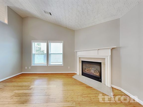 3rd image of 3692 Tullamore Ln